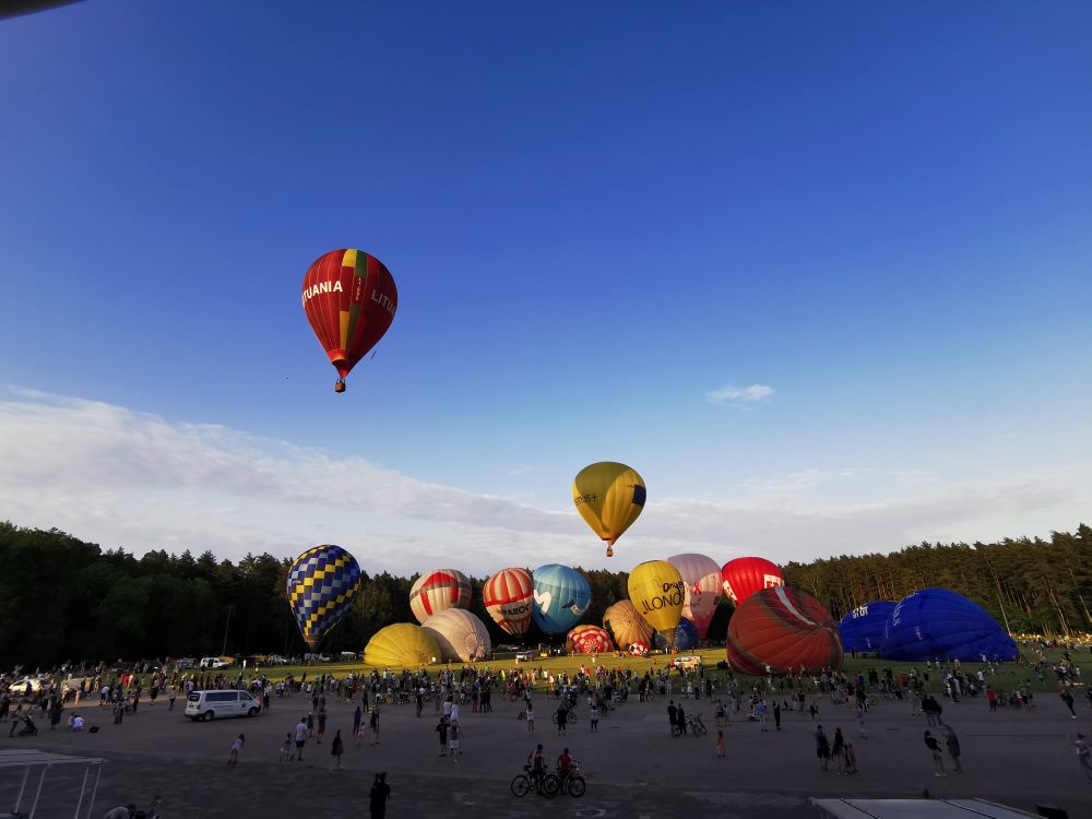 One of the best attractions in Vilnius in summer - hot air balloon ride over the city