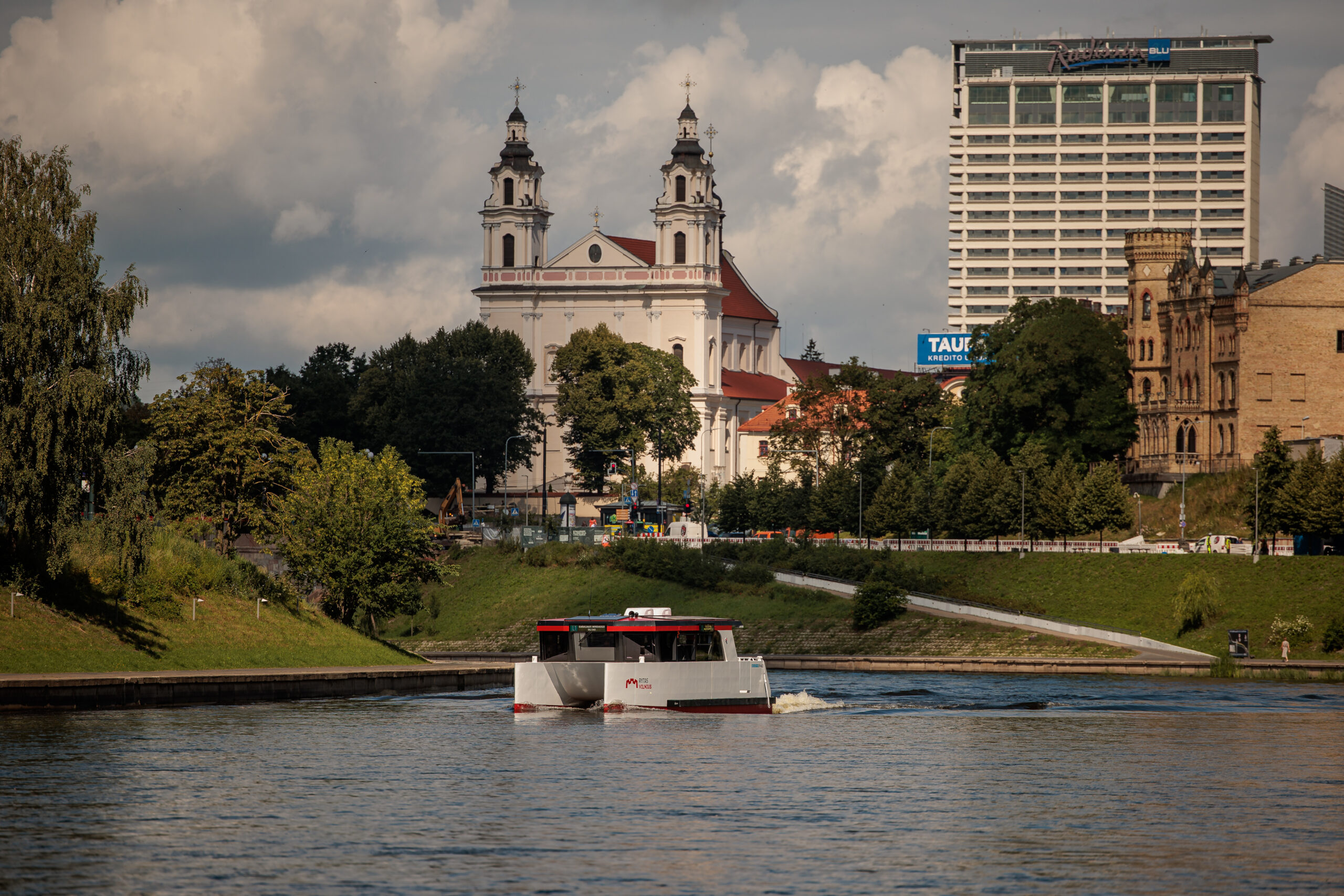 Vilnius by boat